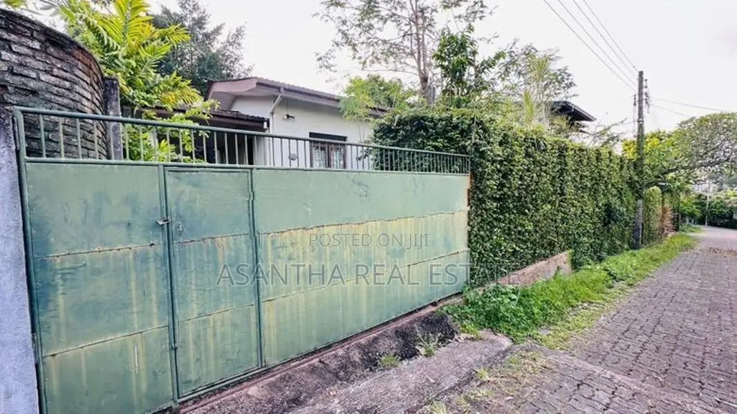 (NNI400) Single Storey House for Sale Thalawathugoda