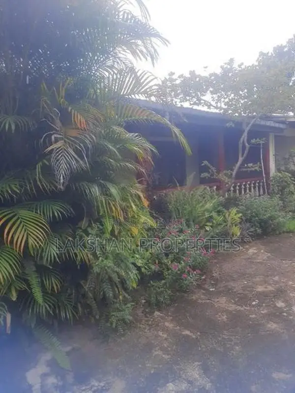 Land For Sale In Boralesgamuwa Lake Road