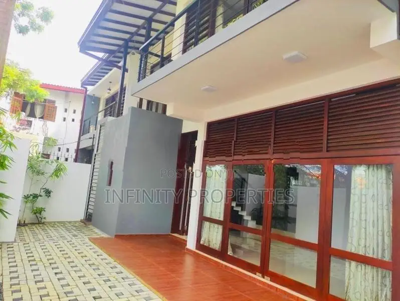 (AFA593) 02 Story house in Mirihana Nugegoda