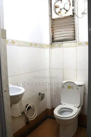 Nugegoda, 2nd Floor Unfurnished House (Commercial Use) For Rent (MG120