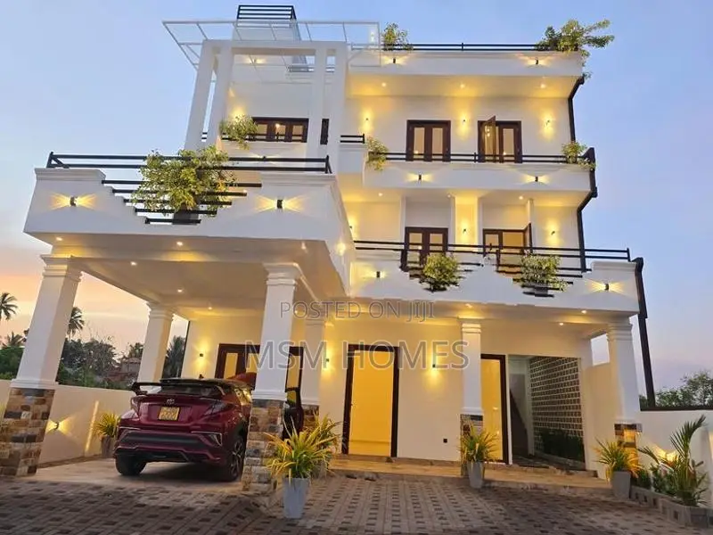 Brand New 8 Bed Rooms House for Sale in Negombo