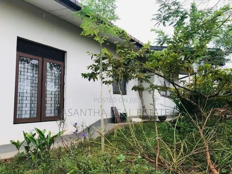 (NNI400) Single Storey House for Sale Thalawathugoda