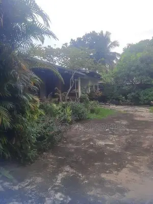 Land For Sale In Boralesgamuwa Lake Road