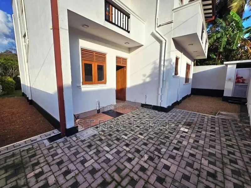 Brand New Luxury 3 Story House For Sale In Makandana