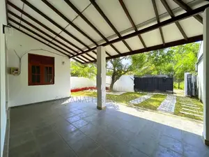 House in Panadura River Side Park Residencies