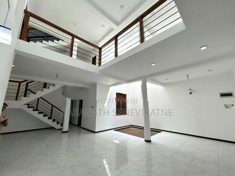 House in Panadura River Side Park Residencies