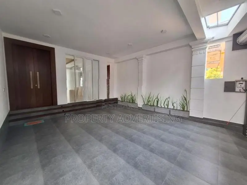 luxury modern house for sale in bathtaramulla