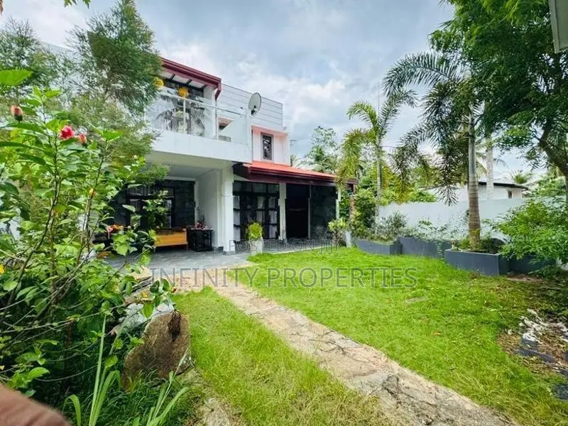 (AFA642) 02 Story House With 10.5 P Sale At Aturugiriya