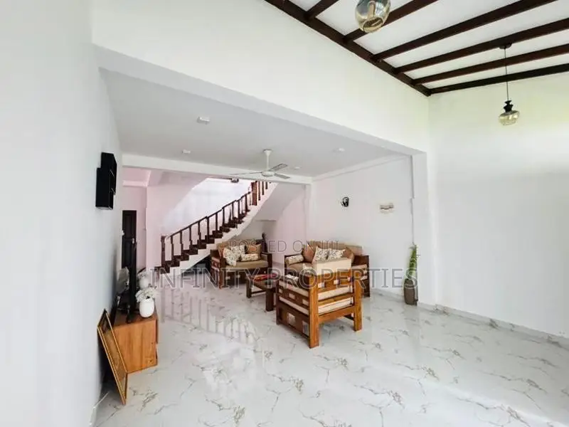 (AFA642) 02 Story House With 10.5 P Sale At Aturugiriya