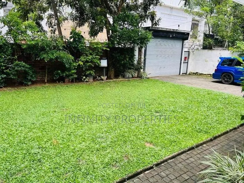 (AFA647)19 P Land With Antic Type Good House For Sale At Colombo 04