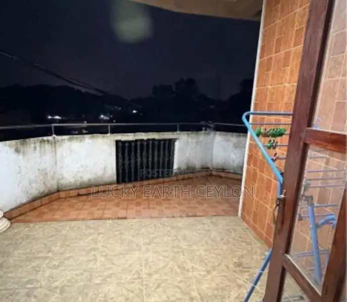 Wellampittiya, 3 story Semi Furnished House For Rent (ZM1057)