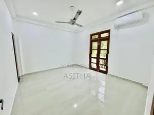 පදිංචි නොවු අලුත්ම නිවස Boralesgamuwa
