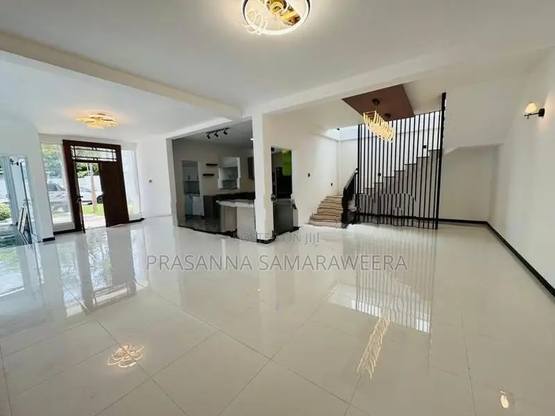 Modern Brand New super luxury 2 Story House-piliyandala