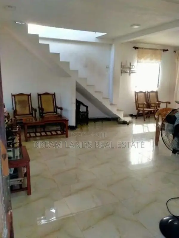 7BED HOUSE FOR RENT IN MAHARAGAMA (SP932)