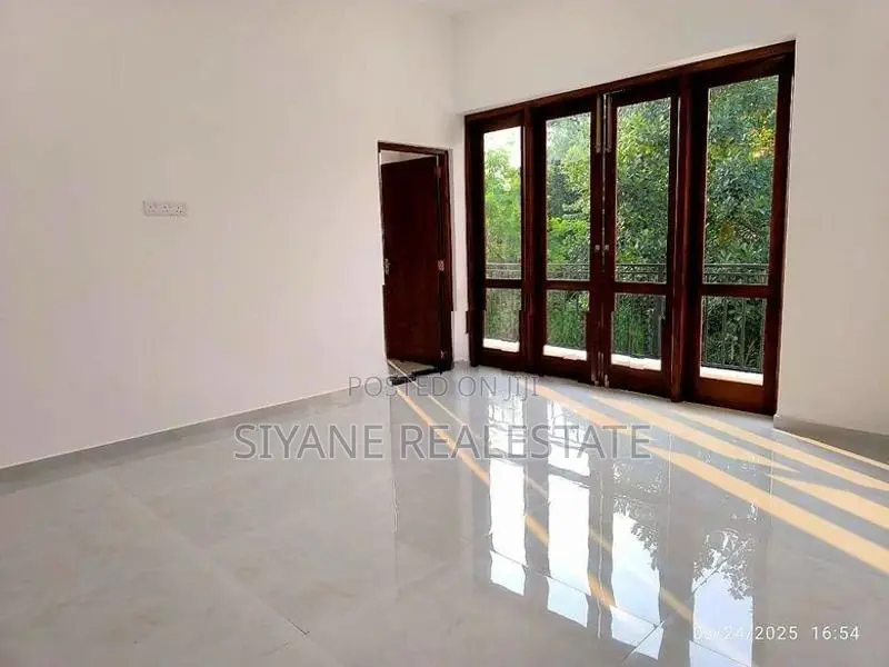 Brand New House for Sale in Thalawathugoda
