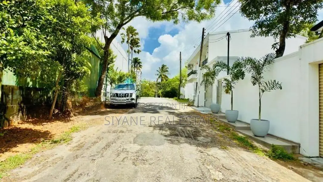 Modern House for Sale in Thalawathugoda