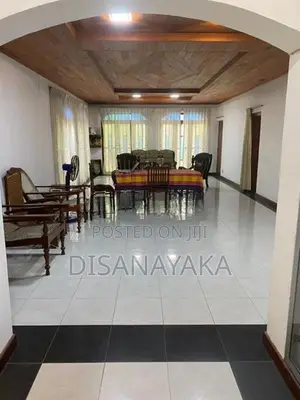 House with land for sale in Nugegoda Ds30000