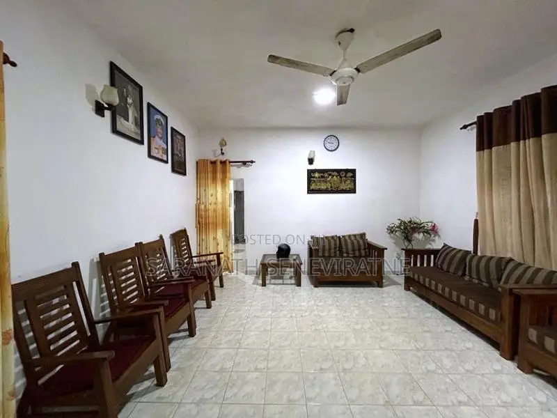 House in Kalutara North - 600 meters Away Gall Rd & Beach Tourist Dema