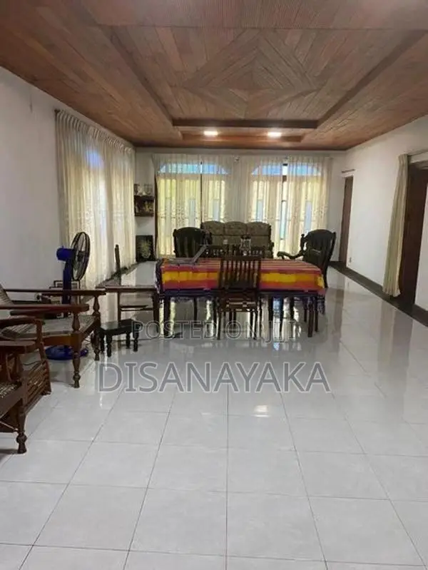 House with land for sale in Nugegoda Ds30000