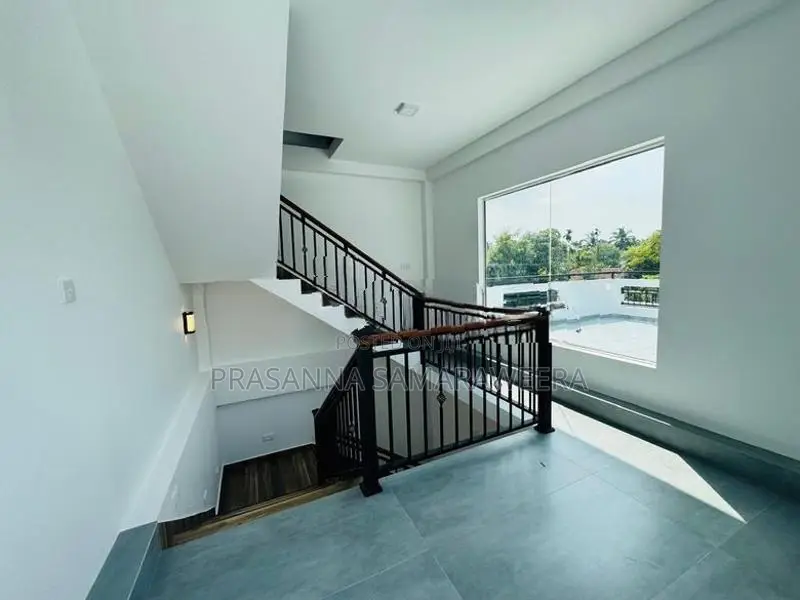 Solid Brand New Modern super luxury House boralsgamuwa