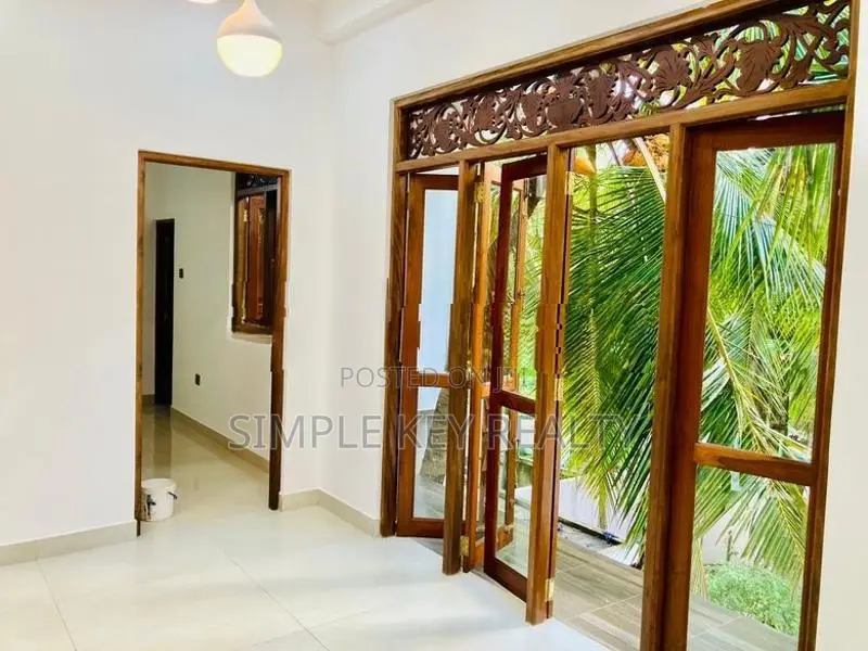 Three story house for sale in kadawatha