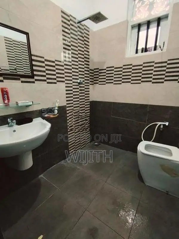 TWO STORY HOUSE FOR SALE IN KOTTAWA RATHMALDANIYA ROAD