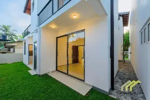 පදින්චි නොවු අලුත්ම දෙමහල් නිවස කැස්බැව