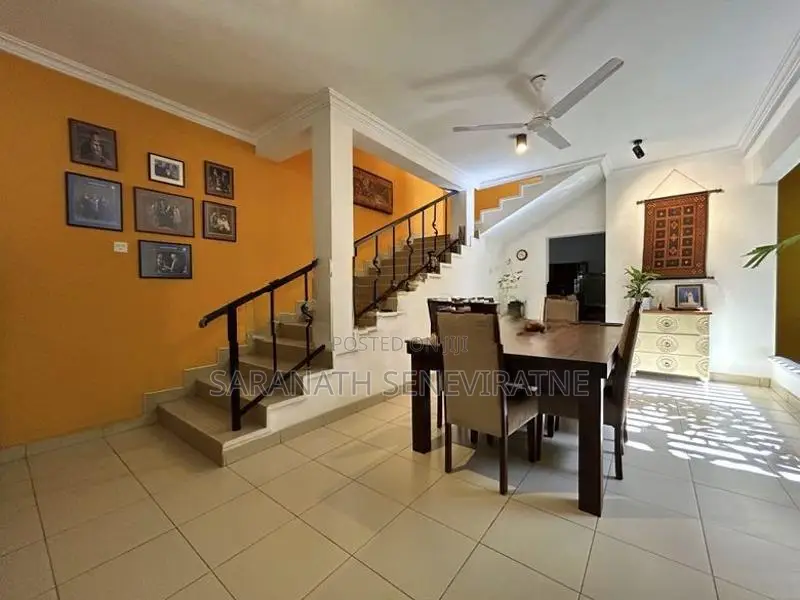 Luxury Well Designed & Build House With Beautiful Garden - Nugegoda To