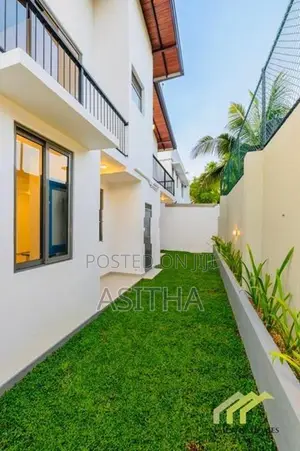 පදින්චි නොවු අලුත්ම දෙමහල් නිවස කැස්බැව