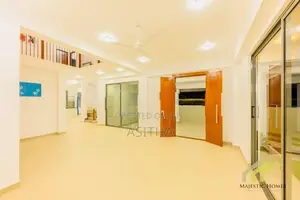 පදින්චි නොවු අලුත්ම දෙමහල් නිවස කැස්බැව