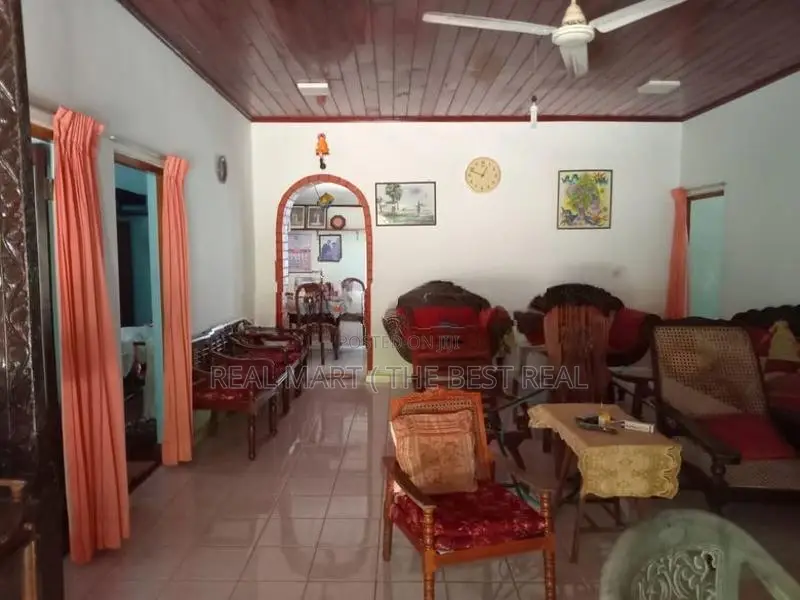 Bentota : 4BR (111P) House for Sale at Mahainduruwa