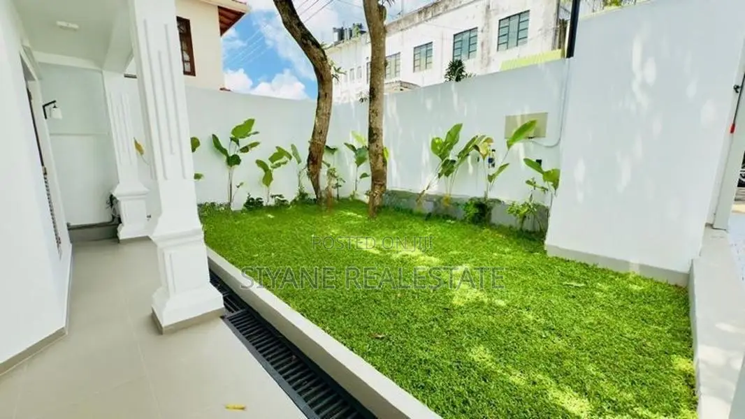 Modern House for Sale in Thalawathugoda