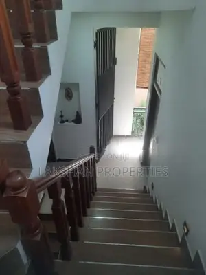 House For Sale In Thalawthugoda Pelawththa