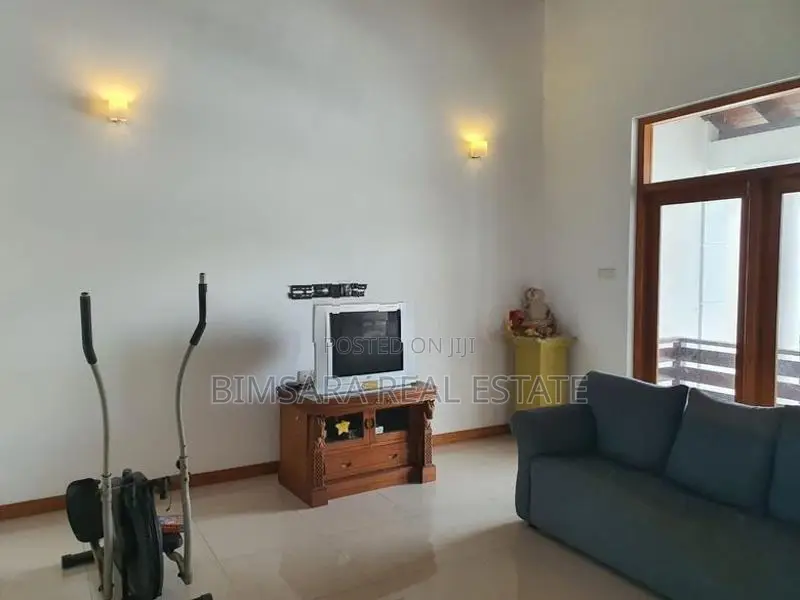 Luxury 3-Storey 4BR House for Lease in Capital Kingdom Thalawathugoda