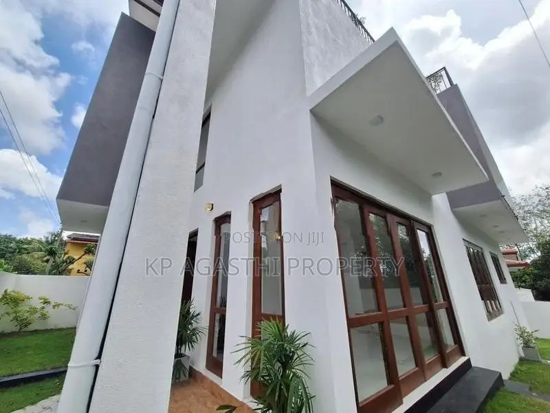 super luxury house for sale in thalawathugoda