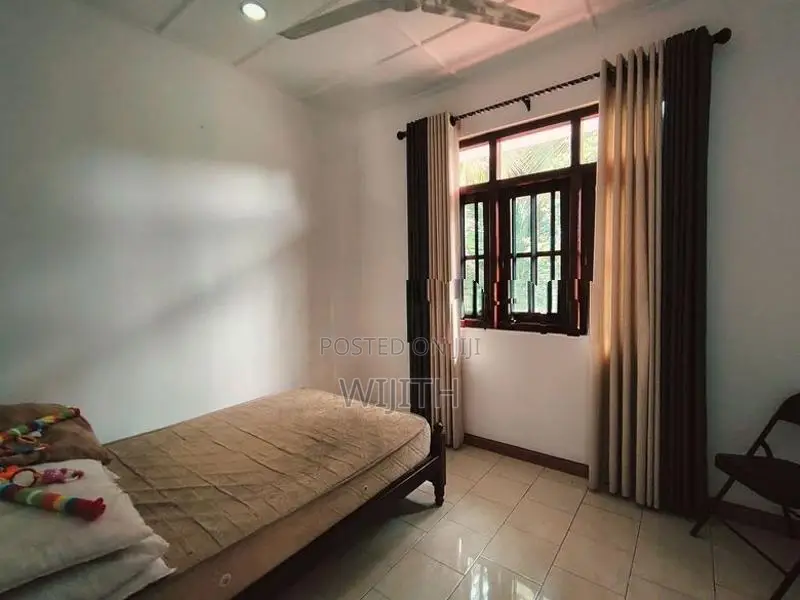 ණවමාදිලිවයේ ළස්සන දෙමහල් නිවසක් විකිනිමට පන්නපිටිය