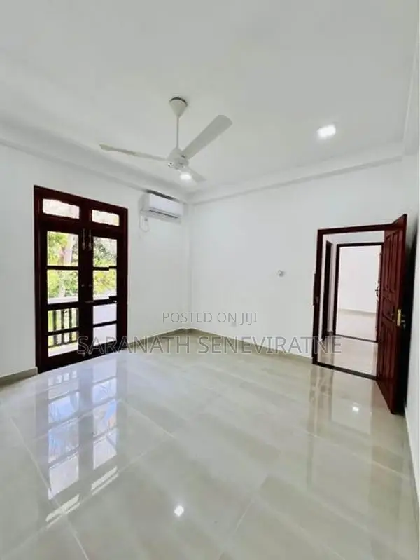 Brand New Modern Luxury Home for Sale - Boralesgamuwa, Werahera