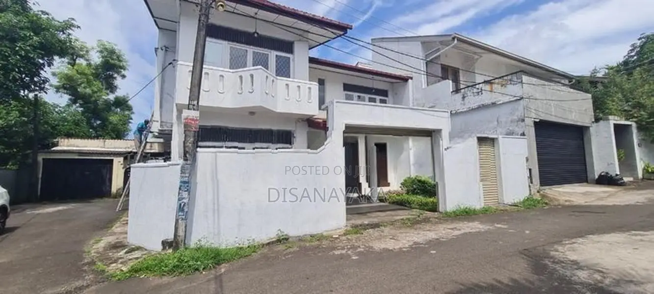 Two Storey House for Sale in Nugegoda Ds20344