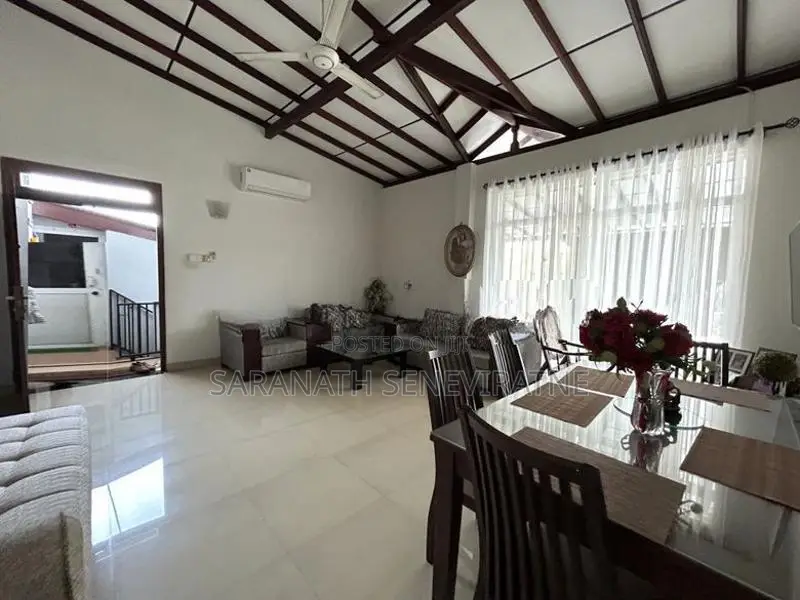Residential House with 3 Shop for Sale Kotte, Madiwela Rd