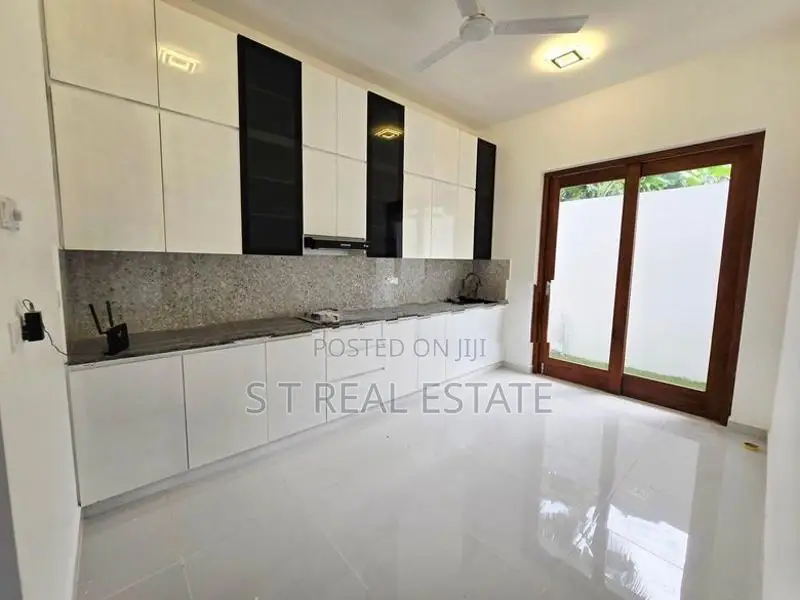 Modern Designed Luxury 3 Story House For Sale In Piliyandala