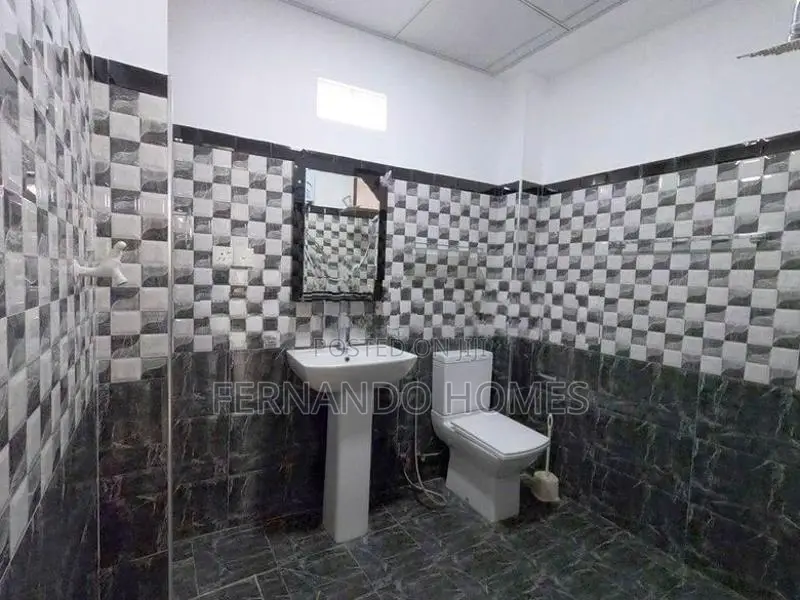 17P Land With Two Completed Houses For Sale In Negombo Temple Road