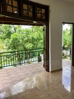 Luxury House for Sale in Thalawathugoda