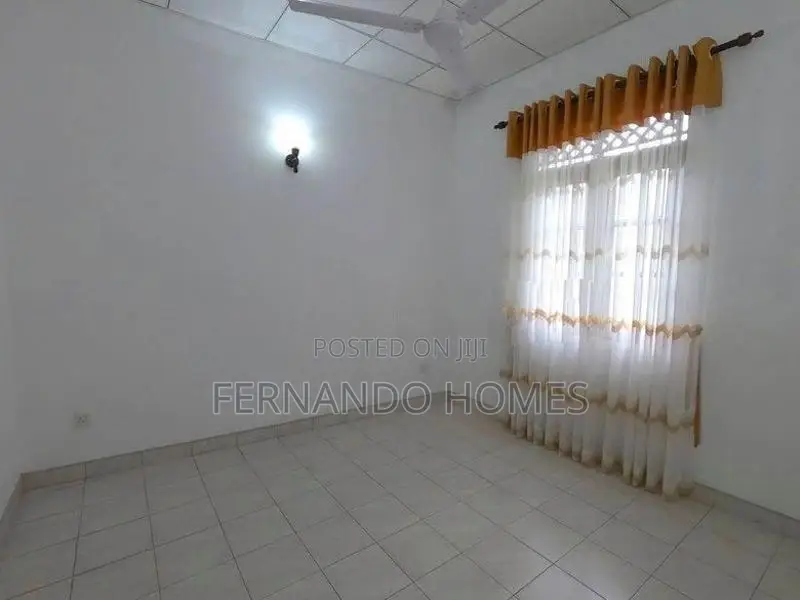 17P Land With Two Completed Houses For Sale In Negombo Temple Road