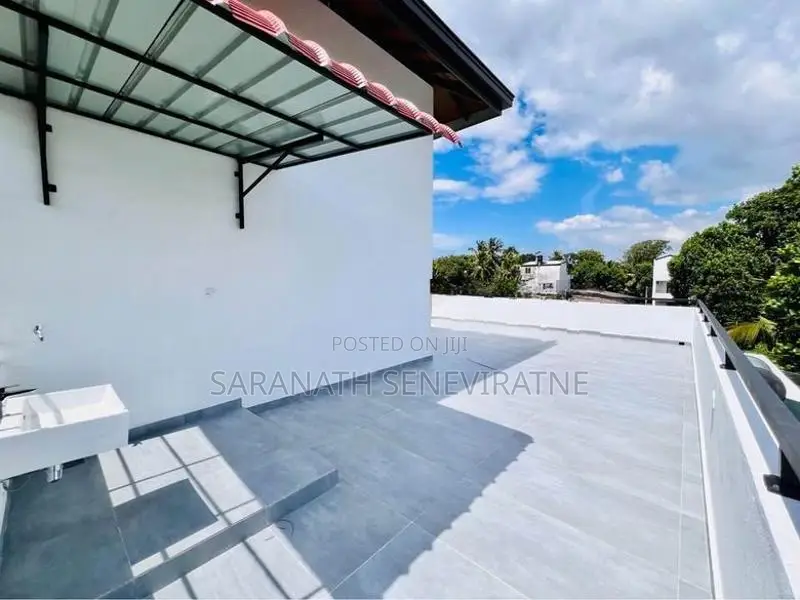 Brand New Modern Luxury Home for Sale - Boralesgamuwa, Werahera