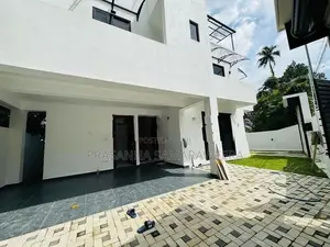 Modern Brand New super luxury 2 Story House-piliyandala