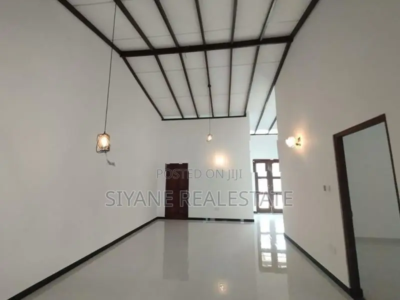 Modern House for Sale in Athurugiriya