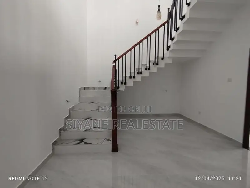 Modern House for Sale in Athurugiriya