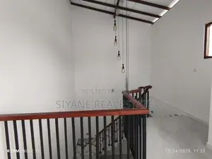 Modern House for Sale in Athurugiriya