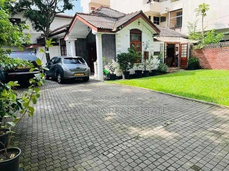 (AF477) 19 P Land With Antic Type Good House For Sale At Colombo 04