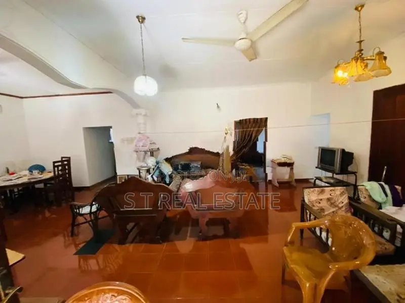 14P Land & Old House For Sale In Kottawa